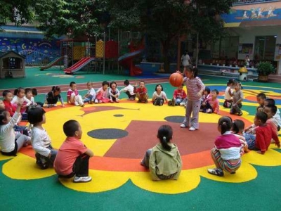 红黄蓝幼儿园事件续:北京要求为每所幼儿园配督学