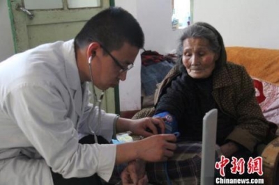 美国降低高血压标准 吓得中国网友拿起了体检报告