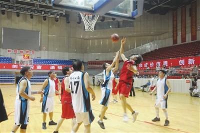 黄冈市第二届中老年人篮球赛开赛