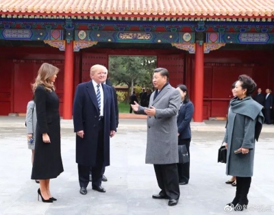 习近平和夫人彭丽媛同特朗普和夫人梅拉尼娅茶叙
