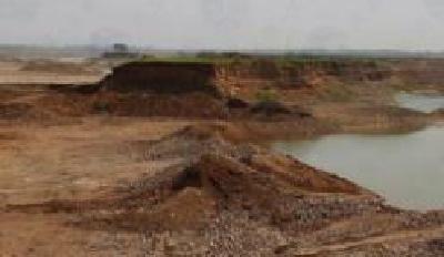 红安县保护河道砂石资源和水生态环境：全面禁采禁运