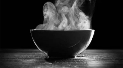 经常“趁热吃”的人，有一种癌正在悄悄靠近你……