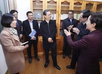 赵乐际：深入贯彻党的十九大精神谋划好明年工作 下大力气解决群众身边腐败和作风问题