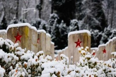 雪后中国，是你们奉献青春和生命的热土，你们看到了吗