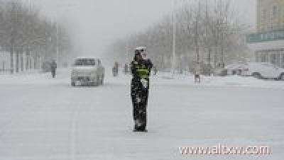  雨雪天气来袭  市公交公司启动应急预案