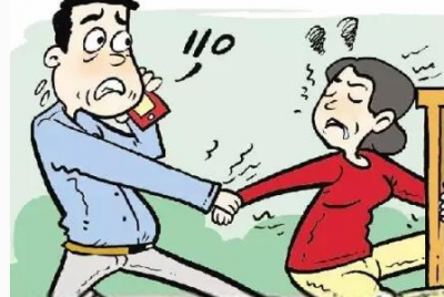 中年女子误服84消毒液 市民驾私家车连闯15个红灯送医