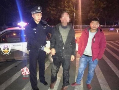  六旬老汉酗酒后夜里躺在冰天雪地睡大觉