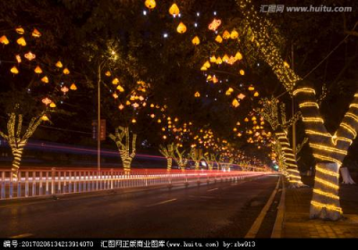 武穴：春节保畅通 “萤光绿”在行动  