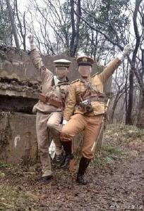2名男子抗日碉堡前扮日本兵摆造型拍照 警方介入