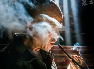 每天两包烟，40年后，他左手没脉搏了，一举手就晕倒，更可怕的是…