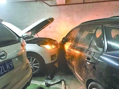 地下车库深夜发生“烟灾” 经查是轮胎空转摩擦生烟