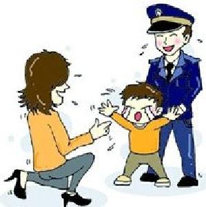 两岁幼童独自坐公交离家 司乘人员暖心帮助