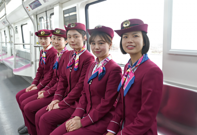 武汉地铁7名女司机5年安全行车百万公里