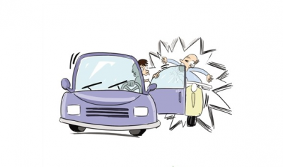 开车门撞了骑车人 这些不良驾驶习惯看你有吗？