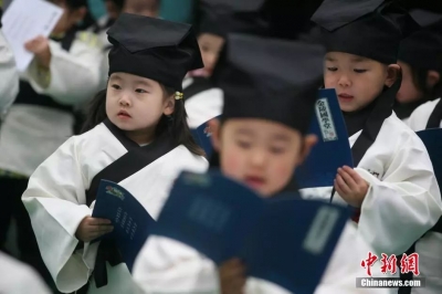 “鸡汤喝得众人醉，错把忽悠当翡翠”……教育部长妙语论教育热点