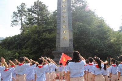红安七里坪：传承红色教育  根植革命理念