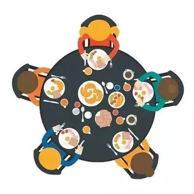 男孩玩餐桌转盘，把女子烫成十级伤残！父母：不赖我们