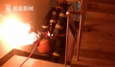 与死神赛跑！这条视频让人看得屏住了呼吸……
