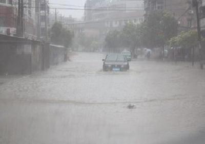 红安县遭暴雨肆虐