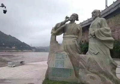暴雨涨水，“苏轼”被冲跑，只剩“黄庭坚”……新晋网红进来了解下→