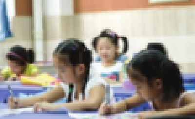 暑期培训班盛行孩子比上学累 专家:小心