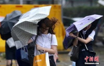 双台风来势汹汹逼近华南！“山竹”或成今年风王