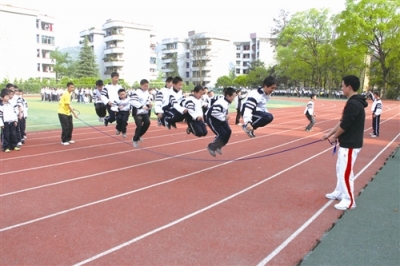 不敢严管学生就是