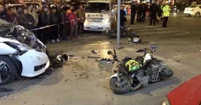 官方通报越野车致1死6伤事故，原因竟是女友这个举动！