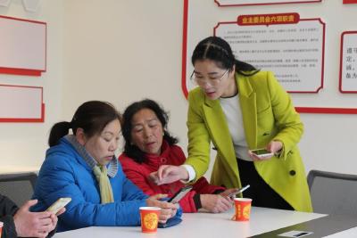 黄州区：城市党建“双进”有载体有实效，看看这个小区的党员先锋站~~