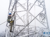 顶风冒雪，他们打赢了这场大山深处的“春运保卫战”
