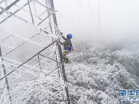 顶风冒雪，他们打赢了这场大山深处的“春运保卫战”