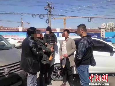 父亲带儿子玩消失遭质疑 律师：不存在浪费公共资源罪