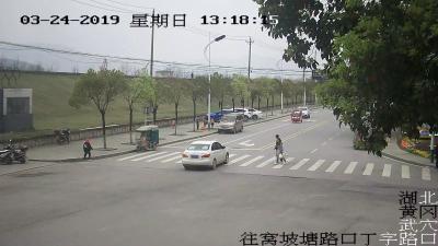 黄冈一地启用城区电警抓拍机动车不“礼让斑马线”，你怎么看？