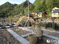 湖北鹤峰：“稻草人”扮靓生态农庄