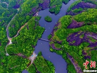 航拍江西修水绝美“湖光山色” 舟行碧波如诗如画