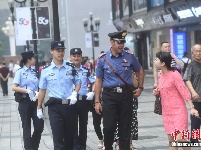 中意警察联合巡逻重庆街头