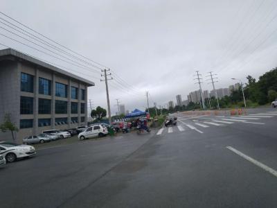 黄州城区中考四大考点周边道路渍水情况