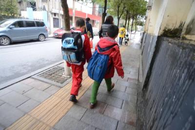 老师对学生“不敢管”？教育部：将明确教师教育惩戒权