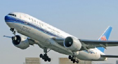 香港国泰航空最新回应：停飞暴动机长 解雇两名不当行为员工