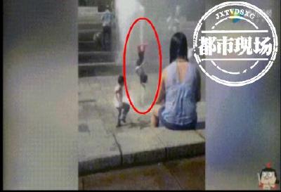 又一起！6岁女孩被冲到高空后瞬间瘫倒！有人曾因此丧命