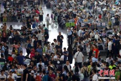 中国铁路暑运满月 累计发送旅客3.56亿人次