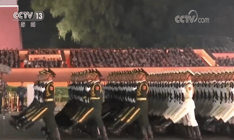 空中“瞰”阅兵是种什么体验？剧透来了→