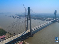 “最宽长江大桥”主体基本完工