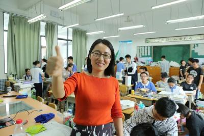 谢谢您，教我、爱我、陪我长大