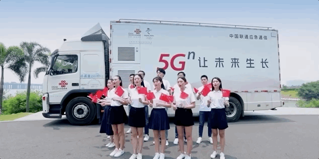 他们在深圳“快闪”，表白祖国！