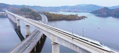 汉十高铁4年修好29日开通 提升武汉交通枢纽地位再现中国速度