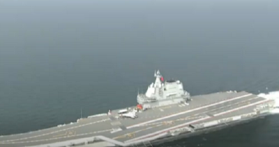 我国第二艘航母通过台湾海峡！外交部：家门口例行训练