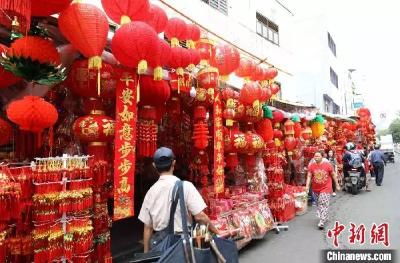 超市里放哪首歌说明快过年了？这条推送自带音效……