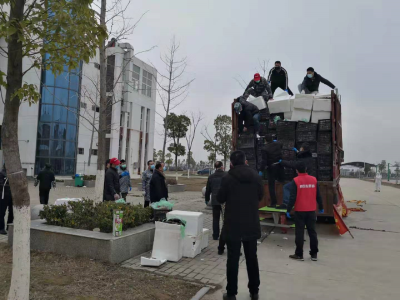 云南红河州个旧市卡房镇46吨新鲜蔬菜驰援黄冈