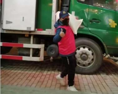 抗“疫”夫妻︱不同的战场，一样的坚守